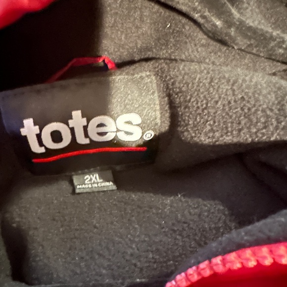 Red totes fleece lined rain coat. - Picture 2 of 3